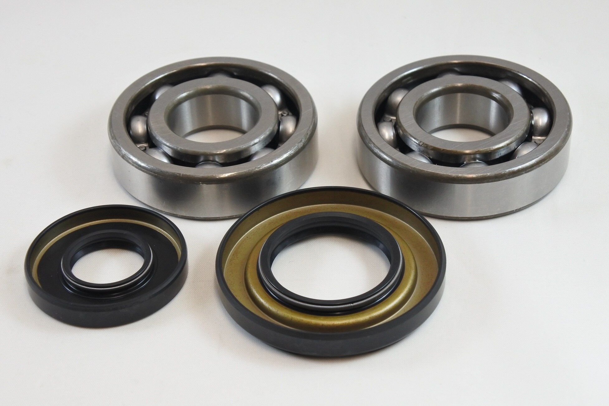 Suzuki RM370 RM400 Engine Crank Shaft Seal Set – 1976-1978, OEM Spec
