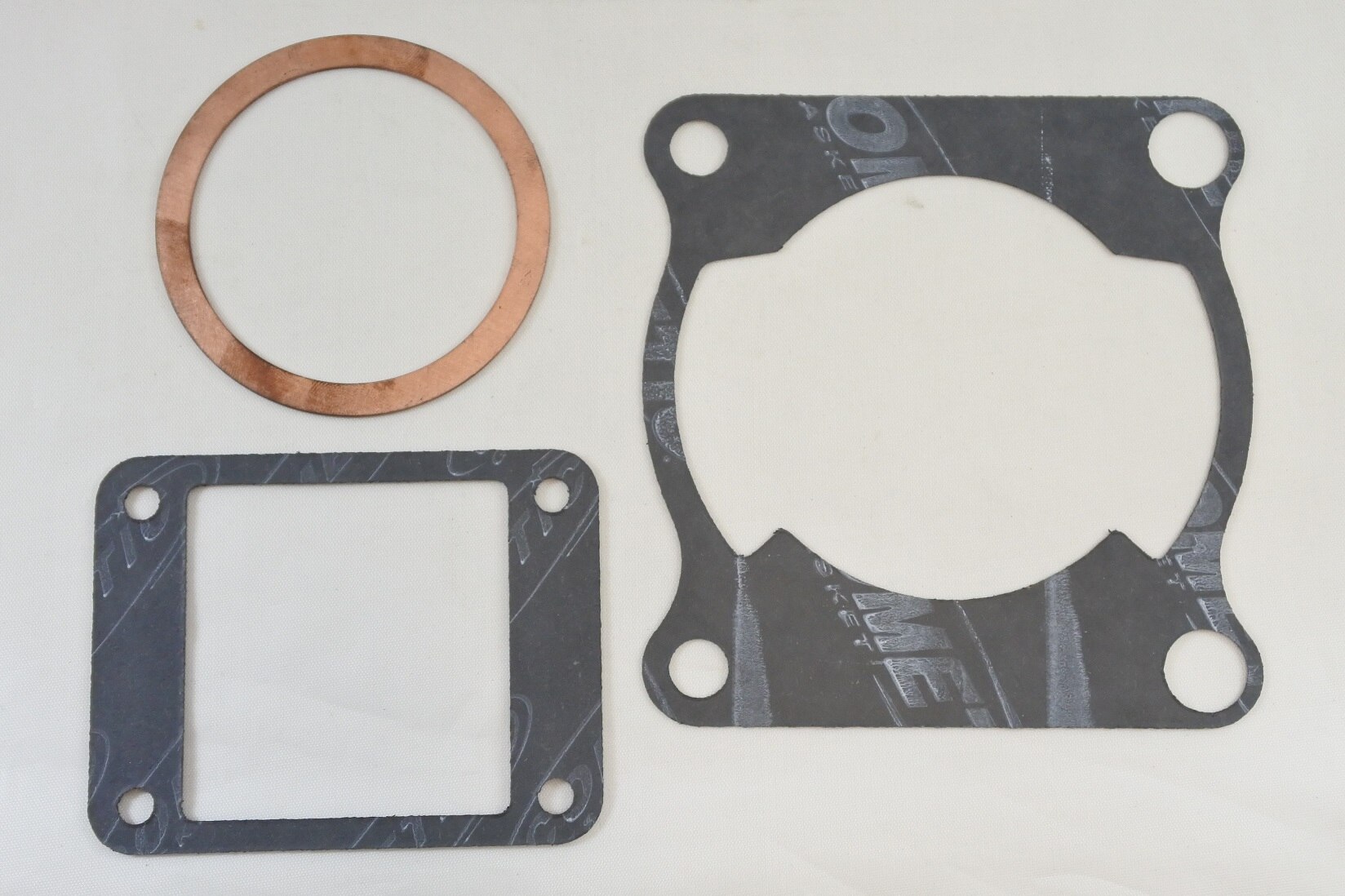 NOS OEM Yamaha 1975-1976 YZ80 Reed Valve Gasket Pair 304-13621-00 